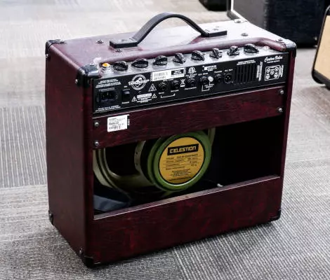 Traynor - Custom Valve 15 Watt All-Tube 1x12 Guitar Combo Amp - Wine Red 2